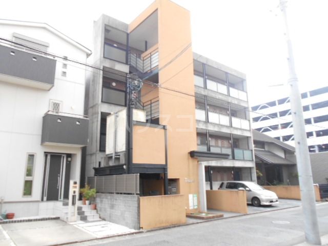 名古屋市中川区外新町のマンションの建物外観