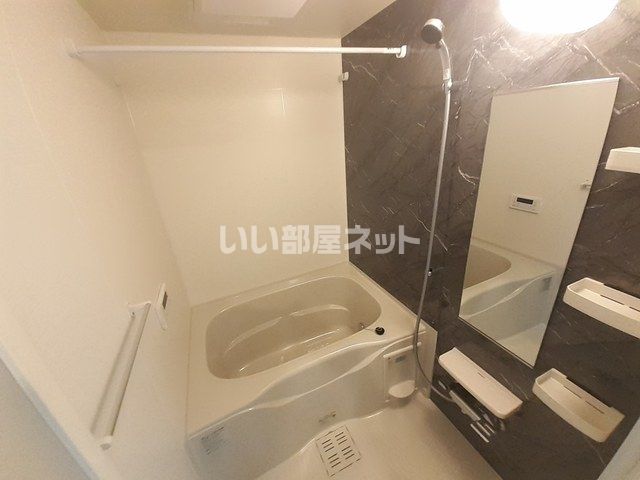 【名古屋市北区西味鋺のアパートのバス・シャワールーム】