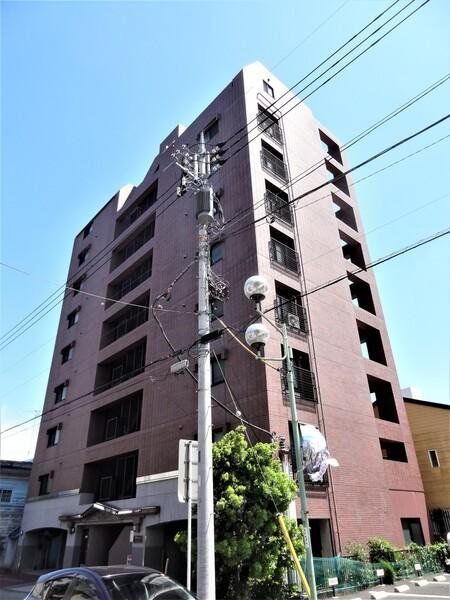 飯能市仲町のマンションの建物外観