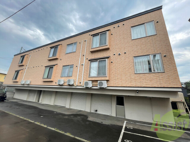 札幌市北区篠路五条のアパートの建物外観