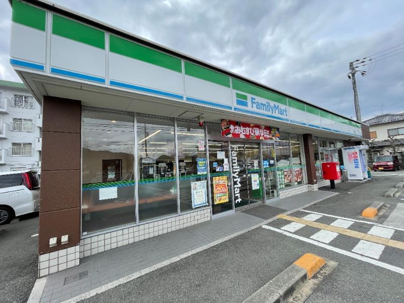 ジュネス城北新町IIのコンビニ