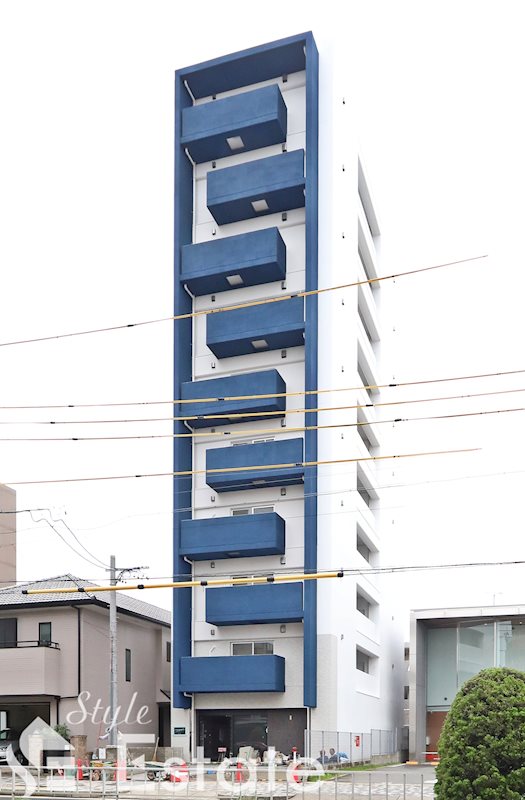 名古屋市昭和区広路通のマンションの建物外観