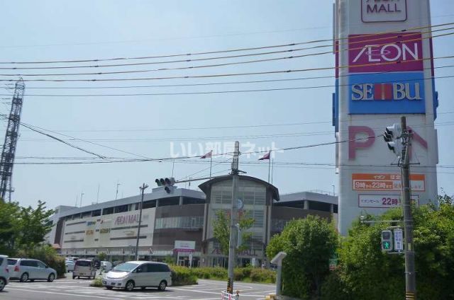 【岡崎市竜美旭町のマンションのショッピングセンター】