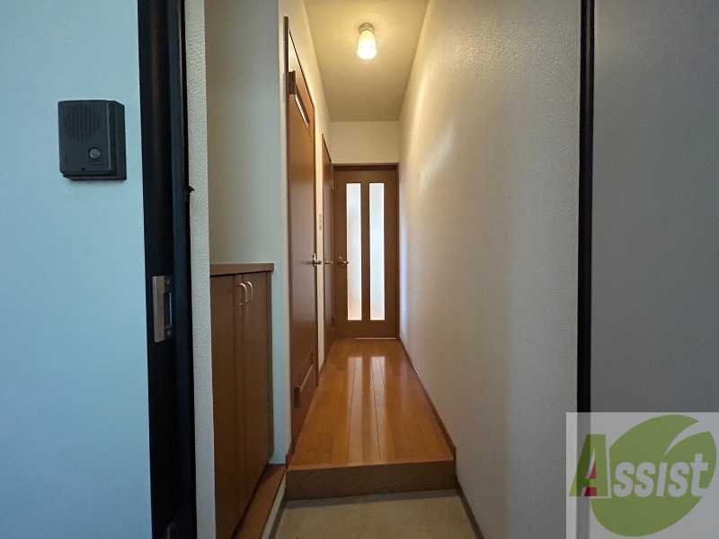 玄関　玄関にはシューズボックスもあって便利そう！