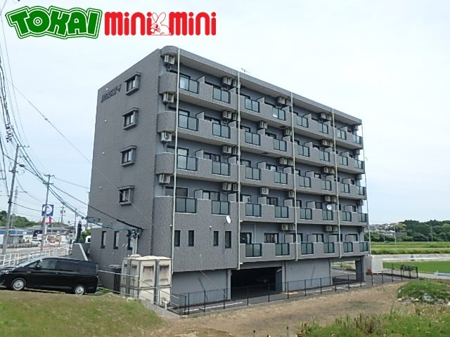 第六マンション一八の建物外観