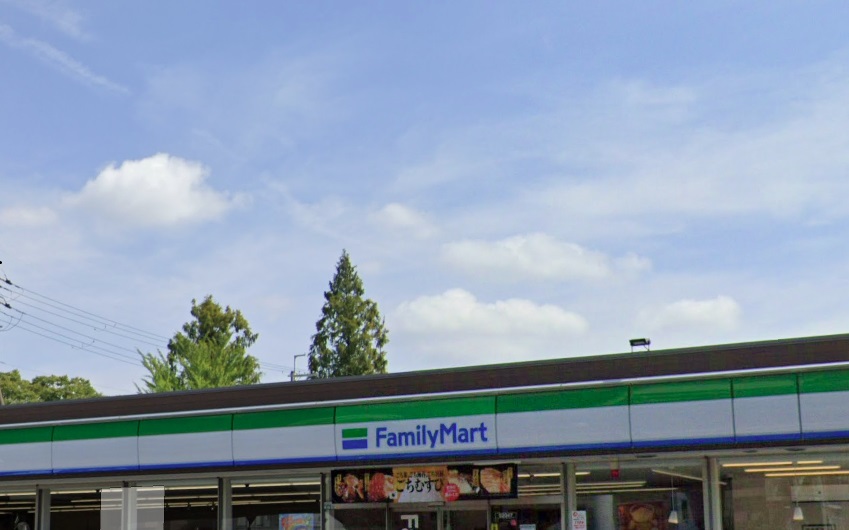 コンビニ　ファミリーマート 豊中インター南店（コンビニ）まで404m