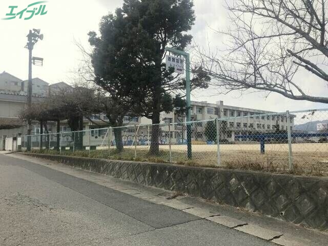 小学校　名張市立箕曲小学校（小学校）まで393m