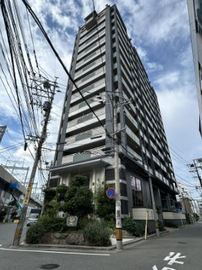 福岡市博多区博多駅東のマンションの建物外観