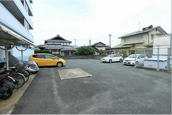 【宗像市田熊のマンションの駐車場】