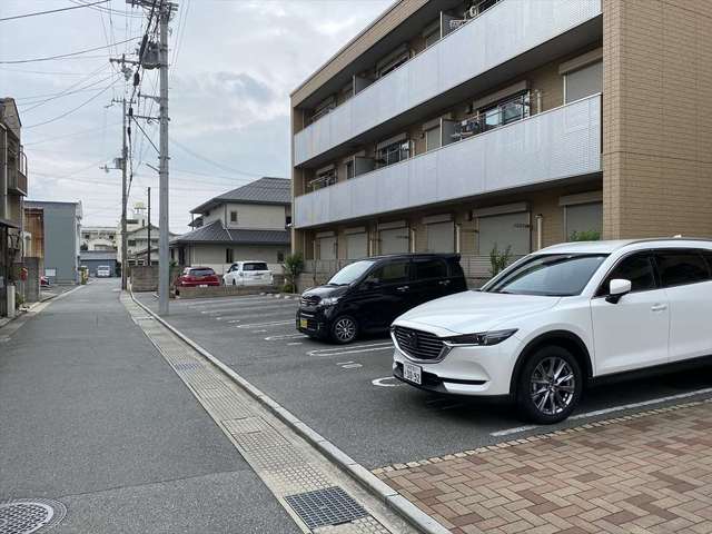 【姫路市南畝町のマンションの駐車場】