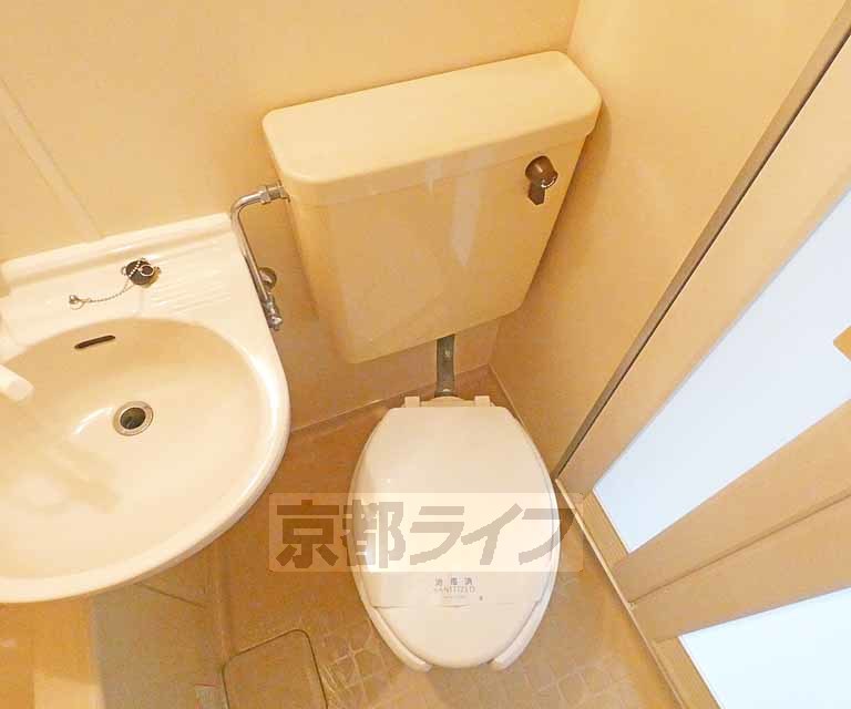 洗面設備　丸い形がカワ（・・・）イイ！洗面台です。