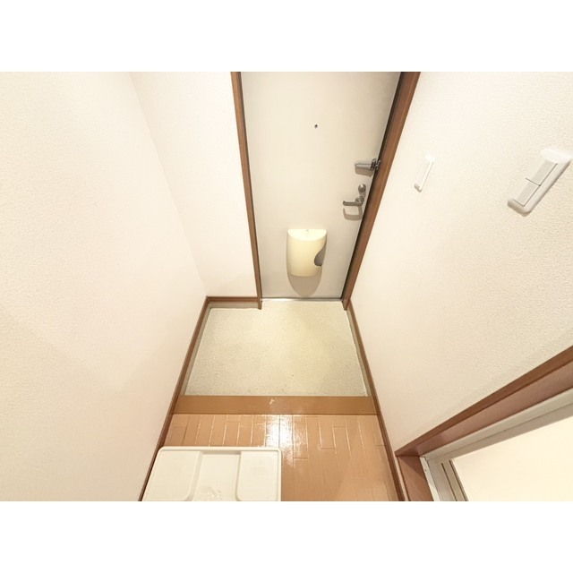 玄関　玄関（同仕様タイプ・現況優先）