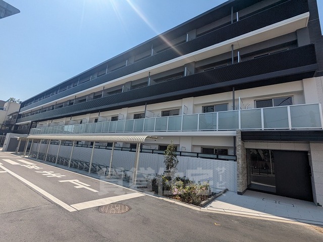 Alivis緑橋の建物外観