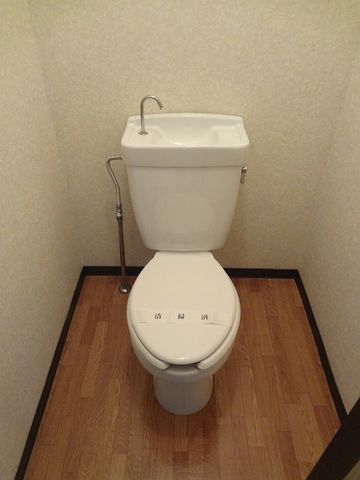 トイレ　※写真は同物件別号室