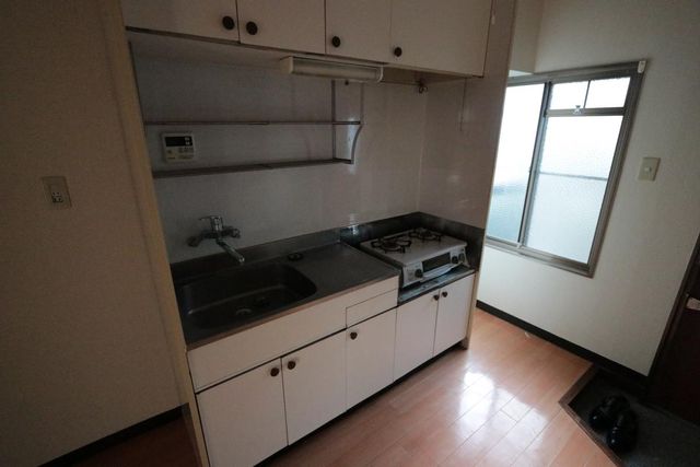 キッチン　※写真は同物件別号室