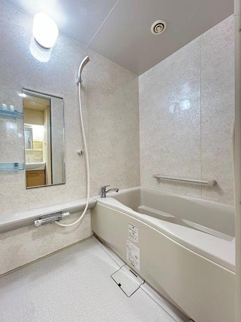 バス・シャワールーム　バスルーム