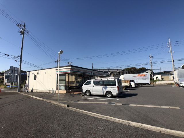 コンビニ　セブンイレブン（コンビニ）まで970m