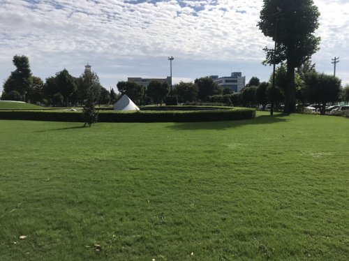 公園　スキュルチュール江坂（公園）まで134m