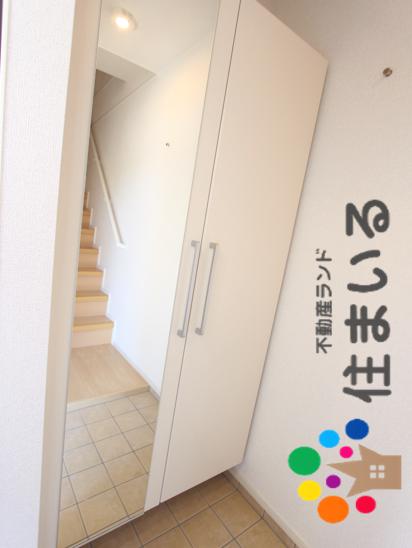 玄関　※同型タイプとなります