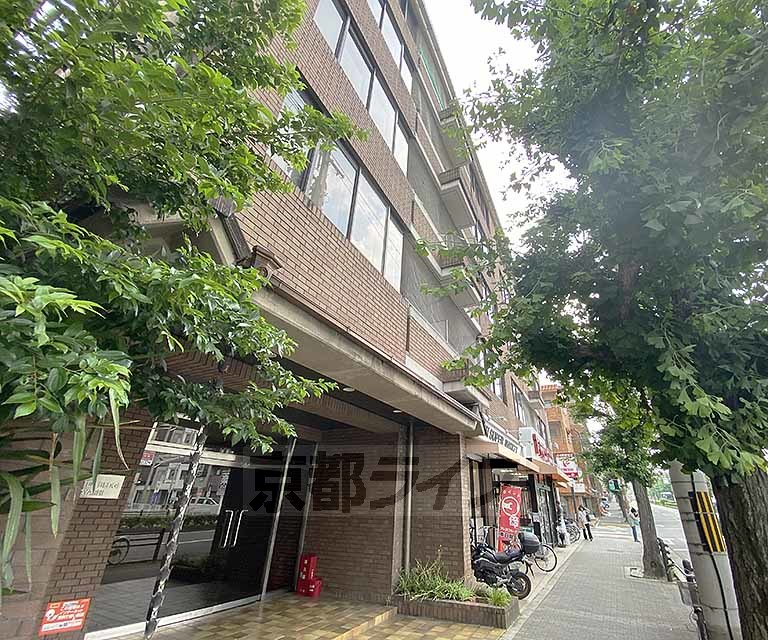 建物外観　白川通のアレですよ。