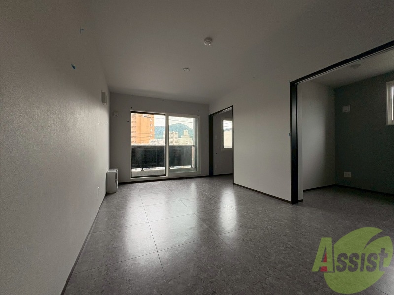 居室・リビング　広々としたリビングですね。使い勝手がよさそうですね！