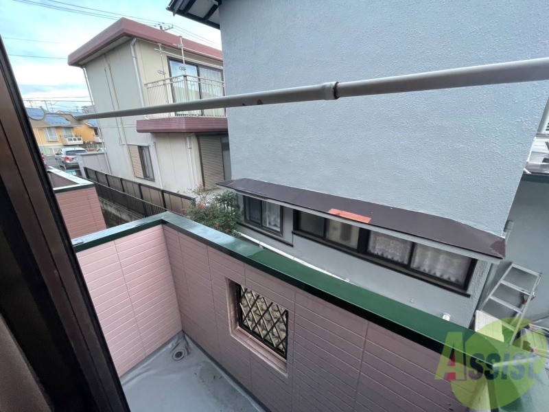 バルコニー　バルコニーがあるので外干しもラクラクですよ。