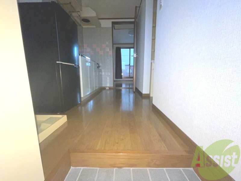 玄関　玄関口もスペースがあり、収納もしっかりありますよ。