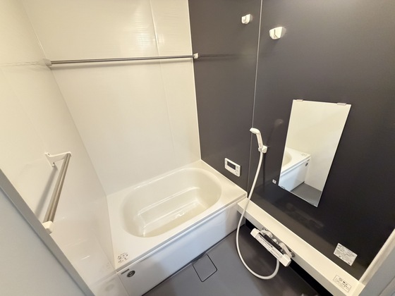 バス・シャワールーム　※別部屋の写真です