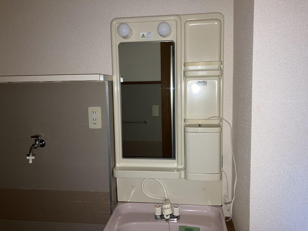 洗面設備　洗面台上台