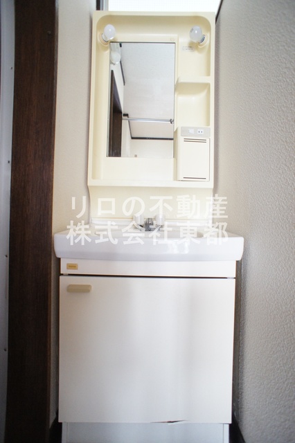 洗面設備　嬉しい洗面台は独立タイプ！