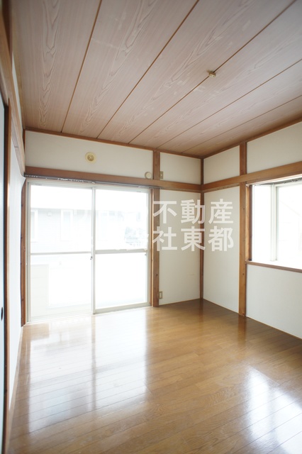 居室・リビング　南東向きなので暖かな日差しが入りますね♪