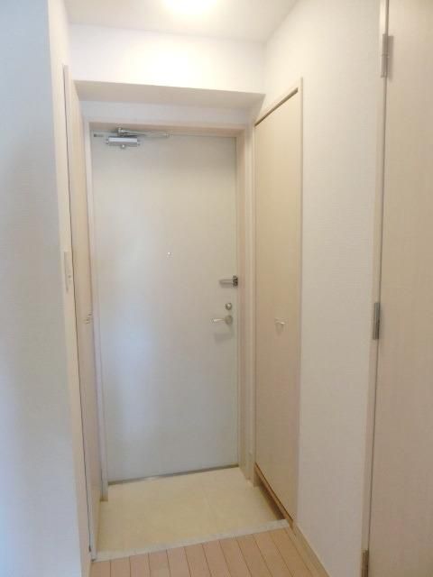 玄関　玄関収納が２か所にあり便利♪