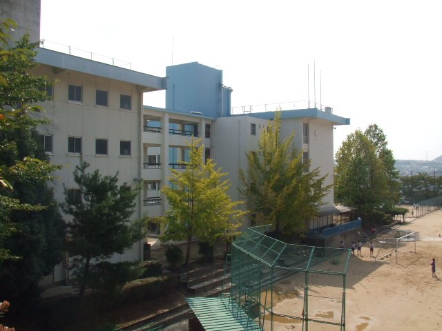 中学校　川西市立多田中学校（中学校）まで1231m