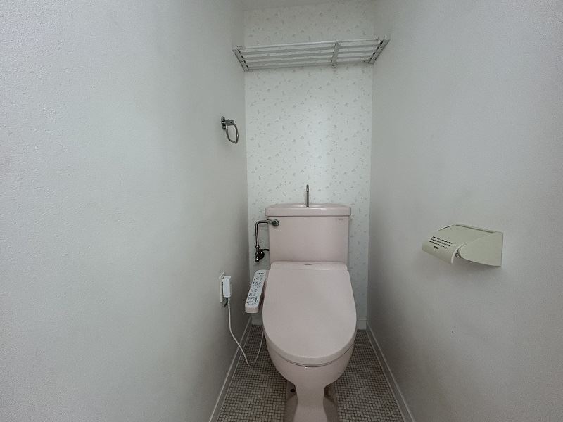 トイレ　温水洗浄便座