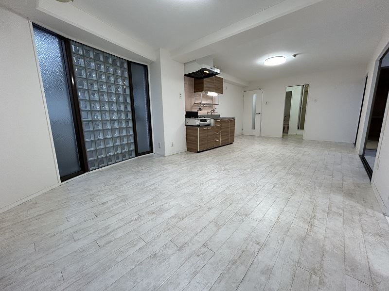 居室・リビング　広々１０畳のＬＤＫです