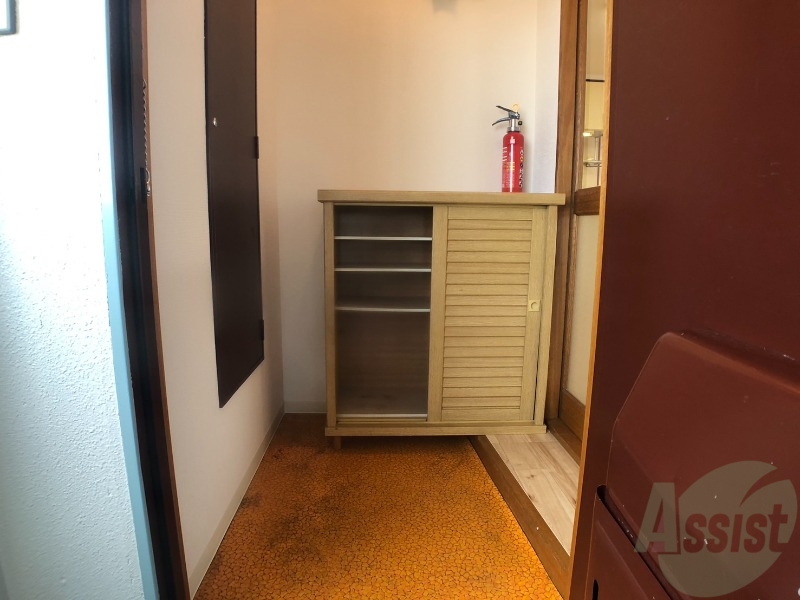 玄関　玄関の様子です。明るい印象ですね。気分もあがりそう