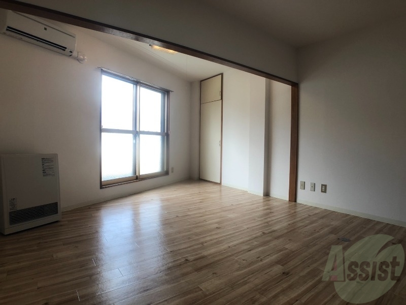 居室・リビング　広々としていてとても開放感があるお部屋ですよ