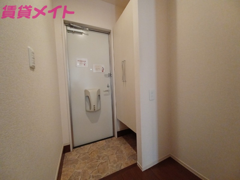 玄関　同型参考写真