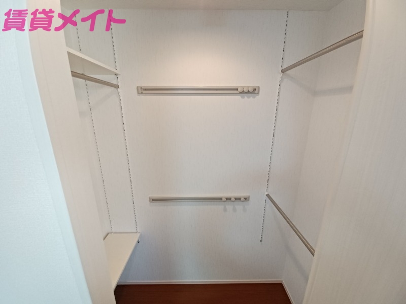 収納　同型参考写真