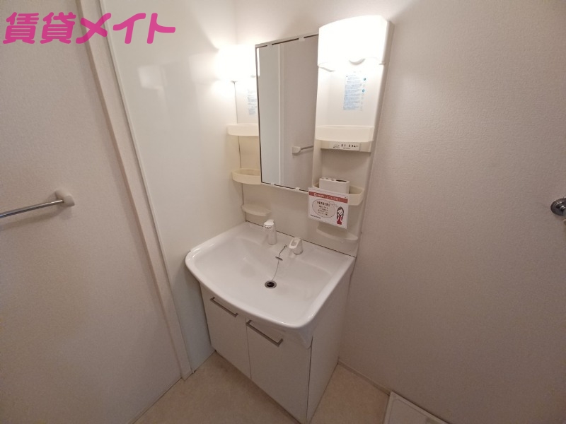 洗面設備　同型参考写真