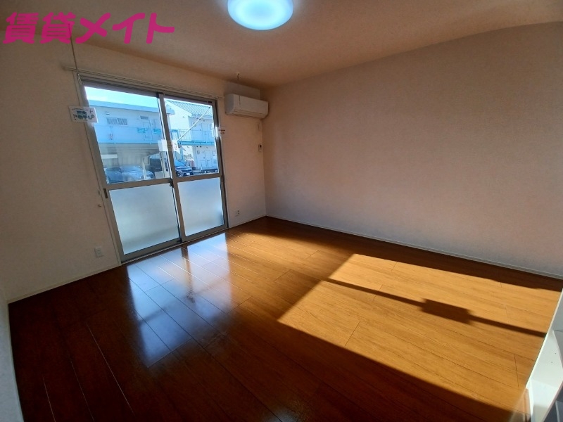 居室・リビング　同型参考写真