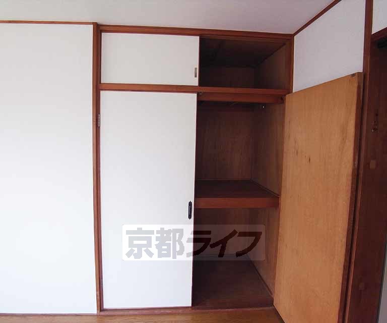 収納　奥行きのある押入れです