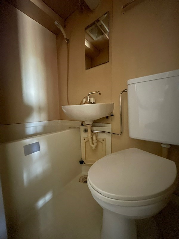 バス・シャワールーム　落ち着いた空間のお風呂です