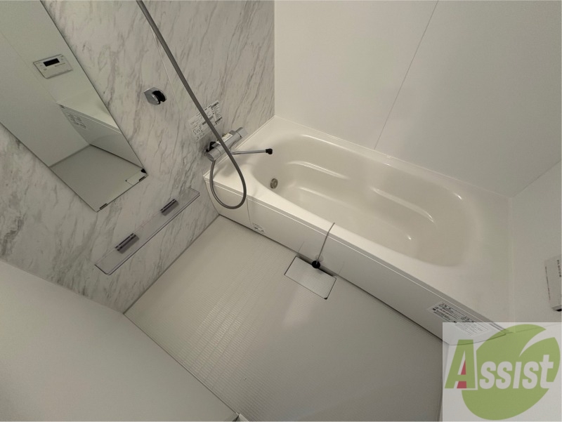 バス・シャワールーム　お風呂になります。一日の疲れを癒してくださいね。