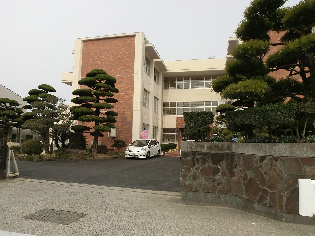 小学校　観音寺市立 一ノ谷小学校（小学校）まで892m