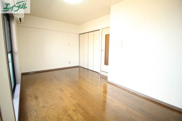 居室・リビング　同タイプのお部屋の写真です。