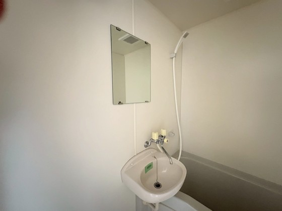 洗面設備　※別部屋の写真です