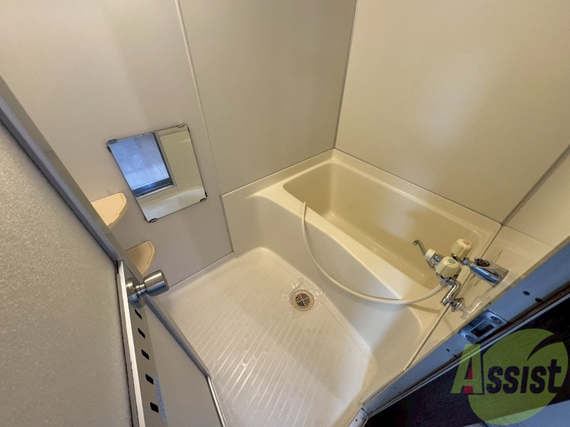 バス・シャワールーム　ユニットバスです。疲れを癒すのに欠かせませんね！