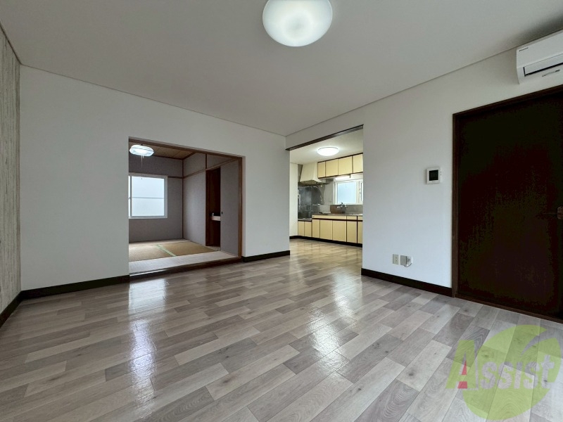 居室・リビング　広くてキレイなお部屋が広がっていて、充実した生活が送れそう。