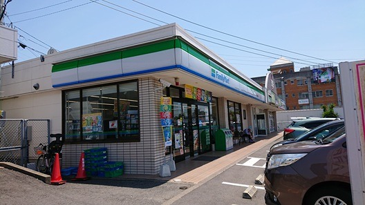 コンビニ　ファミリーマート JR大村駅店（コンビニ）まで566m